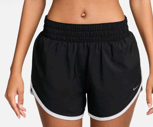 Short negro mujer